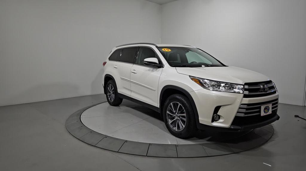 used 2019 Toyota Highlander car, priced at $30,381