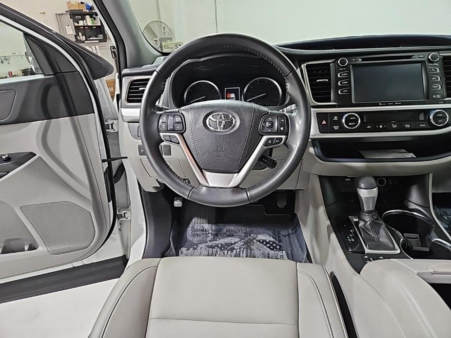 used 2019 Toyota Highlander car, priced at $30,381