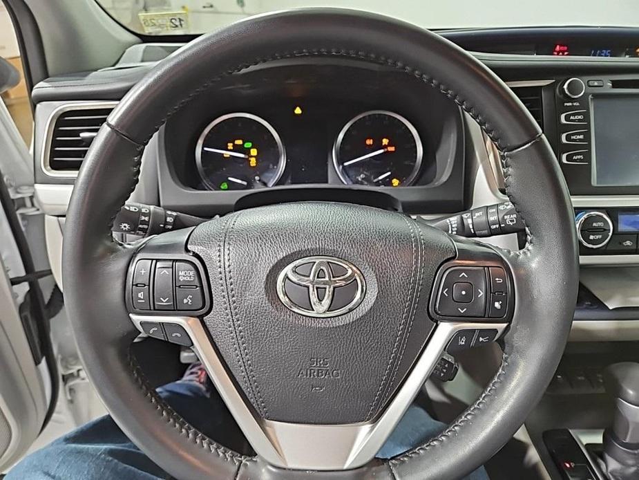 used 2019 Toyota Highlander car, priced at $30,381