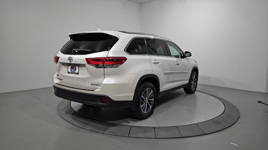 used 2019 Toyota Highlander car, priced at $30,381