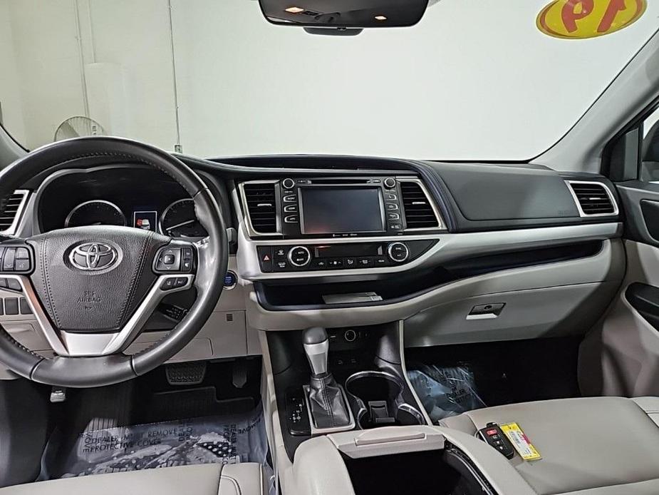 used 2019 Toyota Highlander car, priced at $30,381