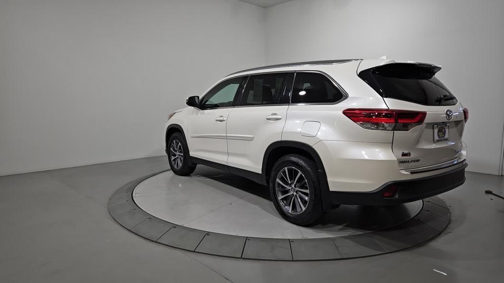 used 2019 Toyota Highlander car, priced at $30,381