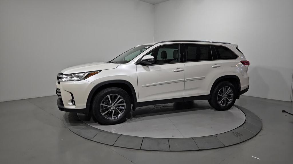 used 2019 Toyota Highlander car, priced at $30,381