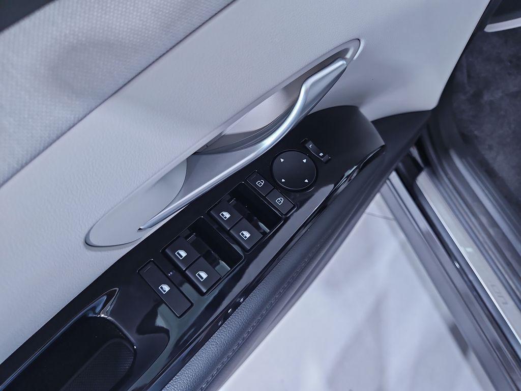new 2025 Hyundai TUCSON Hybrid car, priced at $41,177