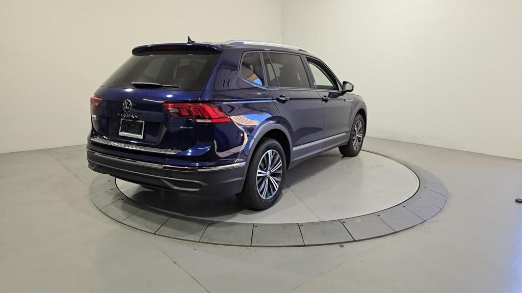 new 2024 Volkswagen Tiguan car, priced at $33,159