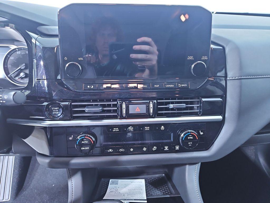 new 2025 Nissan Pathfinder car, priced at $39,881