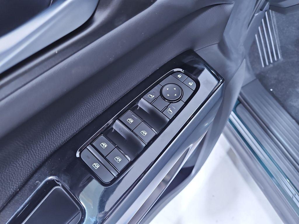 new 2025 Nissan Pathfinder car, priced at $39,881