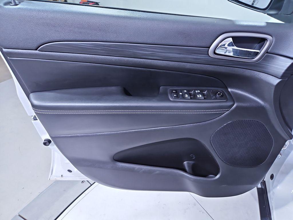 used 2021 Jeep Grand Cherokee car, priced at $21,891