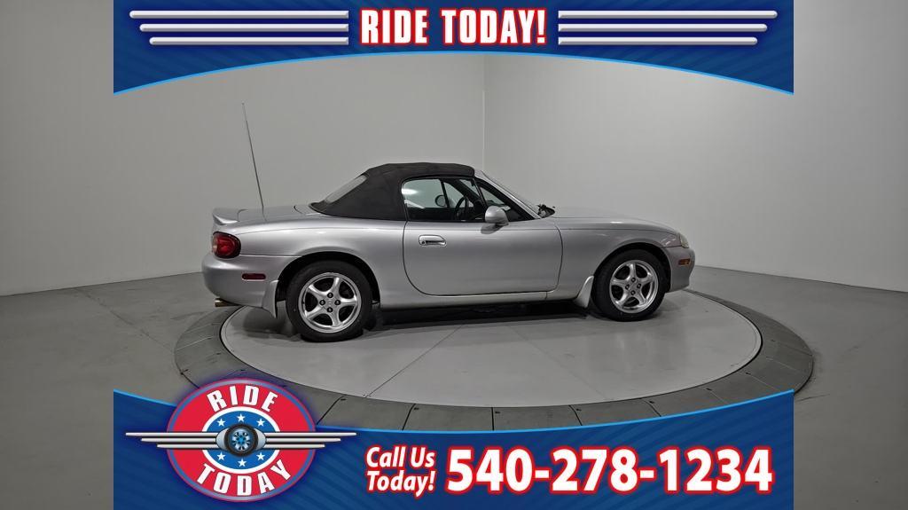 used 2002 Mazda MX-5 Miata car, priced at $7,942