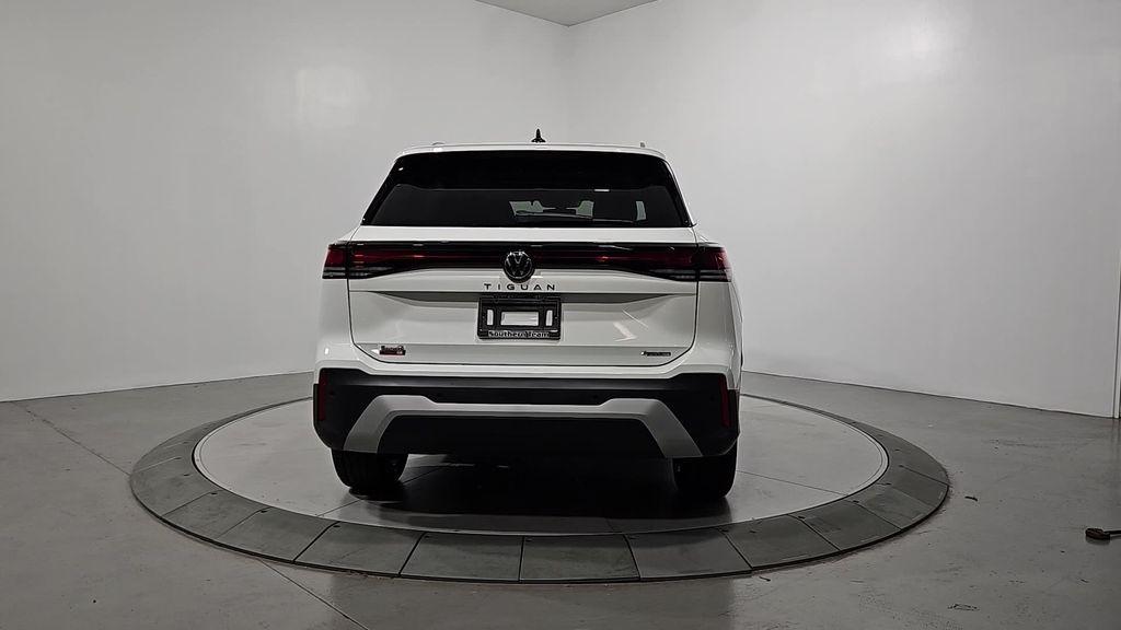 new 2025 Volkswagen Tiguan car, priced at $32,201