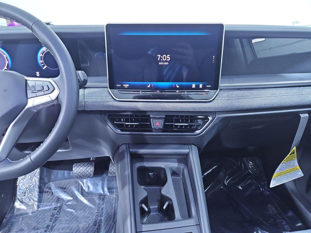 new 2025 Volkswagen Tiguan car, priced at $32,201