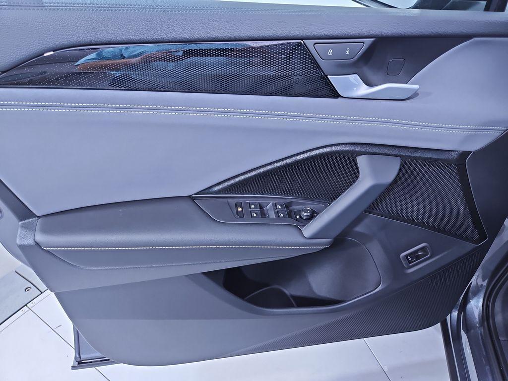 new 2025 Volkswagen Tiguan car, priced at $34,336