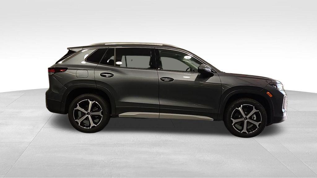 new 2025 Volkswagen Tiguan car, priced at $34,336
