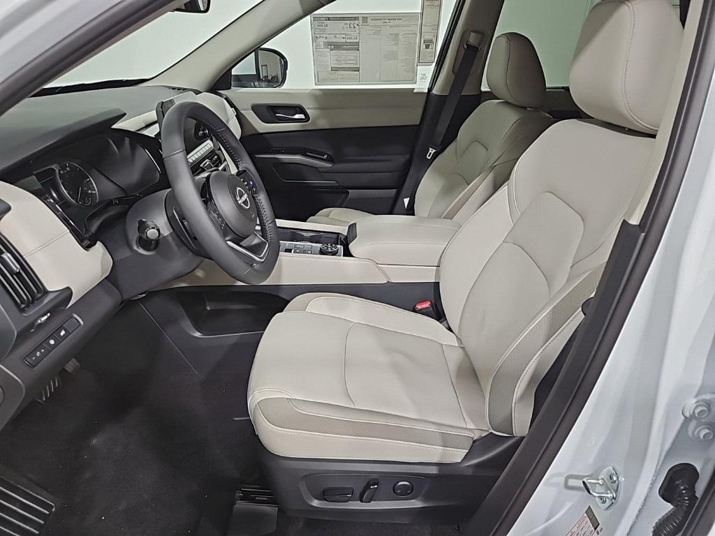 new 2025 Nissan Pathfinder car, priced at $44,037