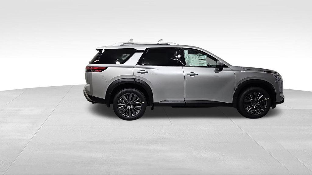 new 2025 Nissan Pathfinder car, priced at $45,921