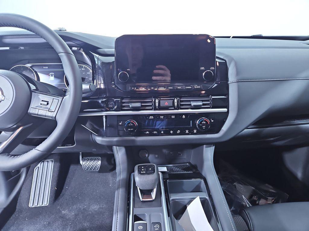 new 2025 Nissan Pathfinder car, priced at $45,921