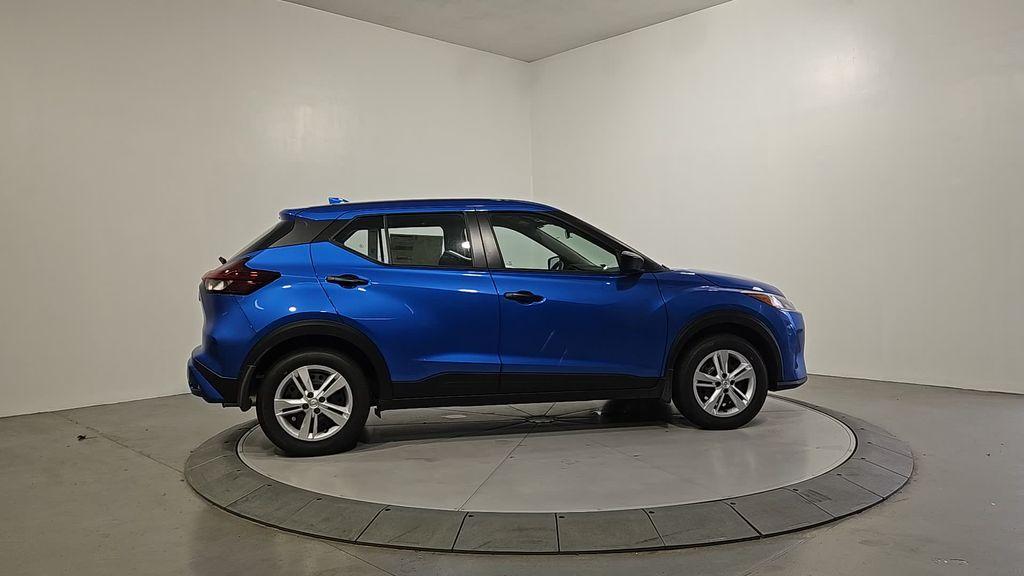 new 2025 Nissan Kicks Play car, priced at $21,979