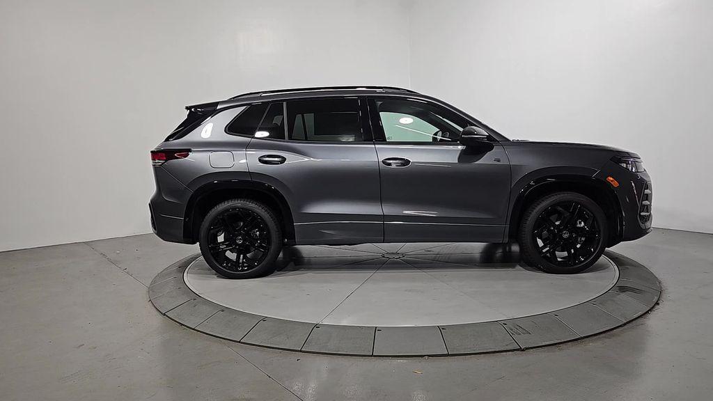 new 2025 Volkswagen Tiguan car, priced at $37,247