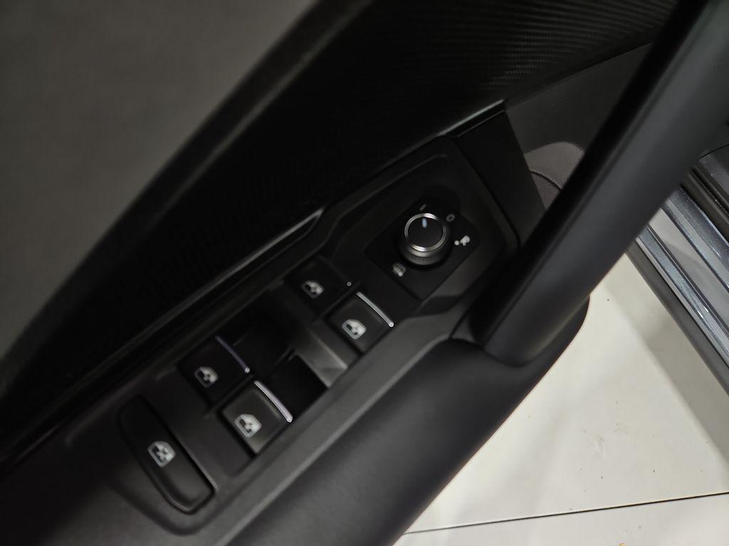 new 2025 Volkswagen Tiguan car, priced at $37,247