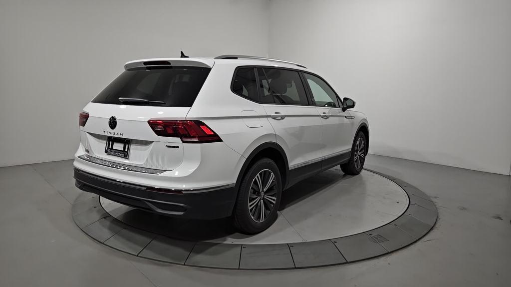 new 2024 Volkswagen Tiguan car, priced at $32,276