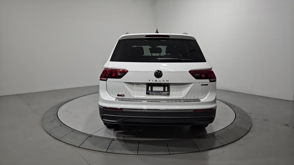 new 2024 Volkswagen Tiguan car, priced at $32,276