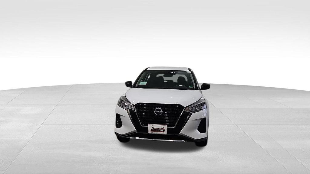 new 2025 Nissan Kicks Play car, priced at $22,679