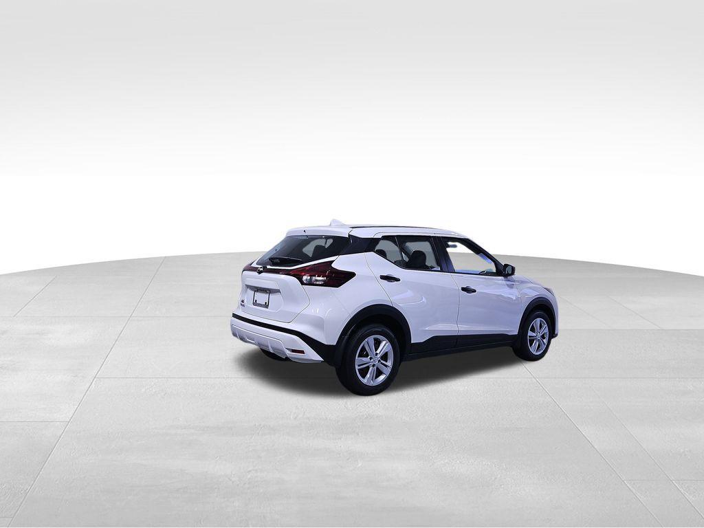 new 2025 Nissan Kicks Play car, priced at $22,679