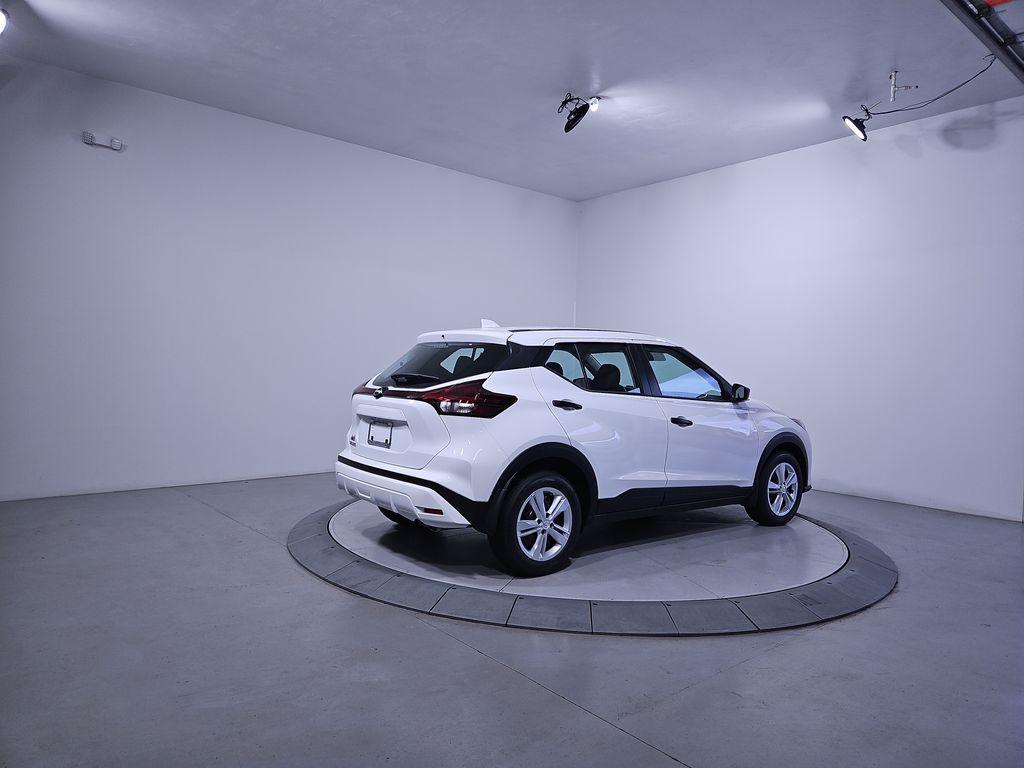 new 2025 Nissan Kicks Play car, priced at $21,979