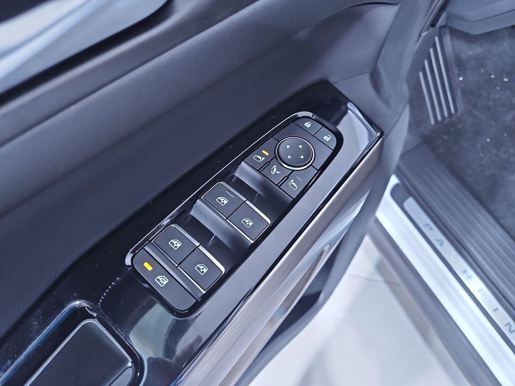 new 2025 Nissan Pathfinder car, priced at $44,000