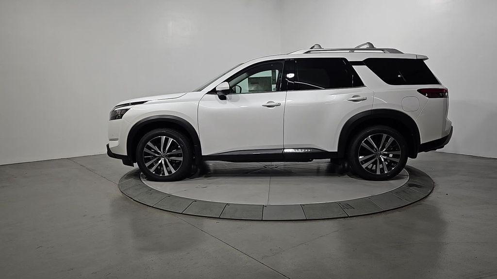 new 2025 Nissan Pathfinder car, priced at $44,000