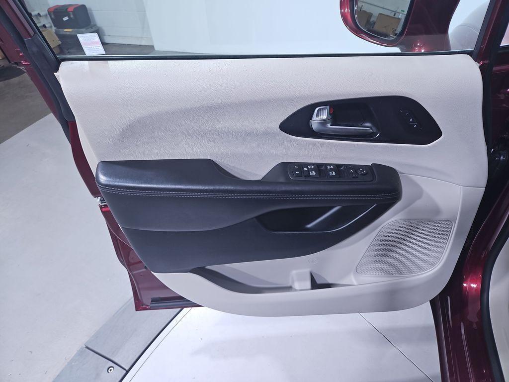 used 2020 Chrysler Pacifica car, priced at $19,315