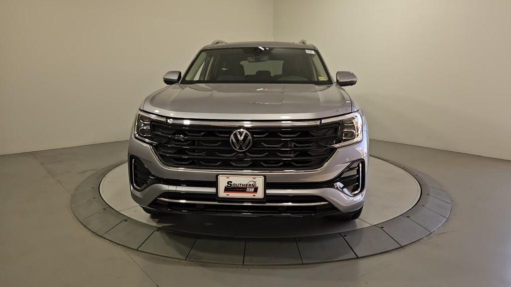 new 2025 Volkswagen Atlas car, priced at $53,736