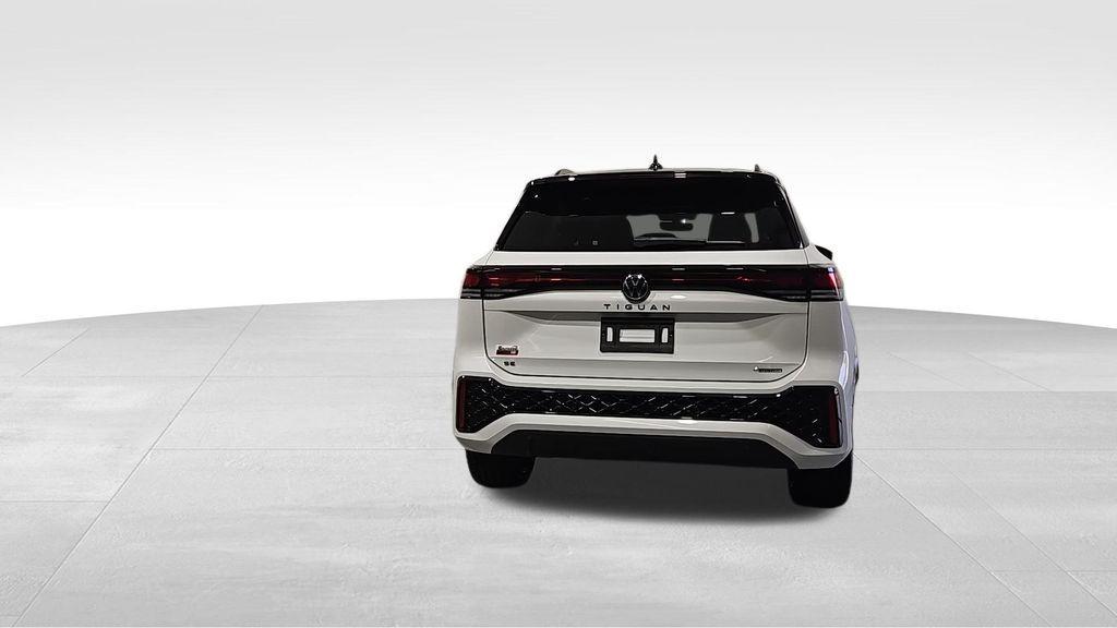 new 2025 Volkswagen Tiguan car, priced at $40,336