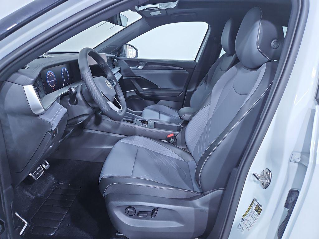 new 2025 Volkswagen Tiguan car, priced at $40,336