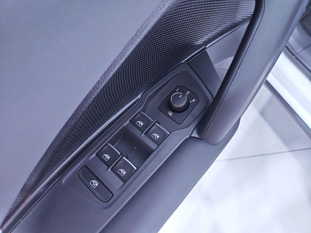 new 2025 Volkswagen Tiguan car, priced at $35,111