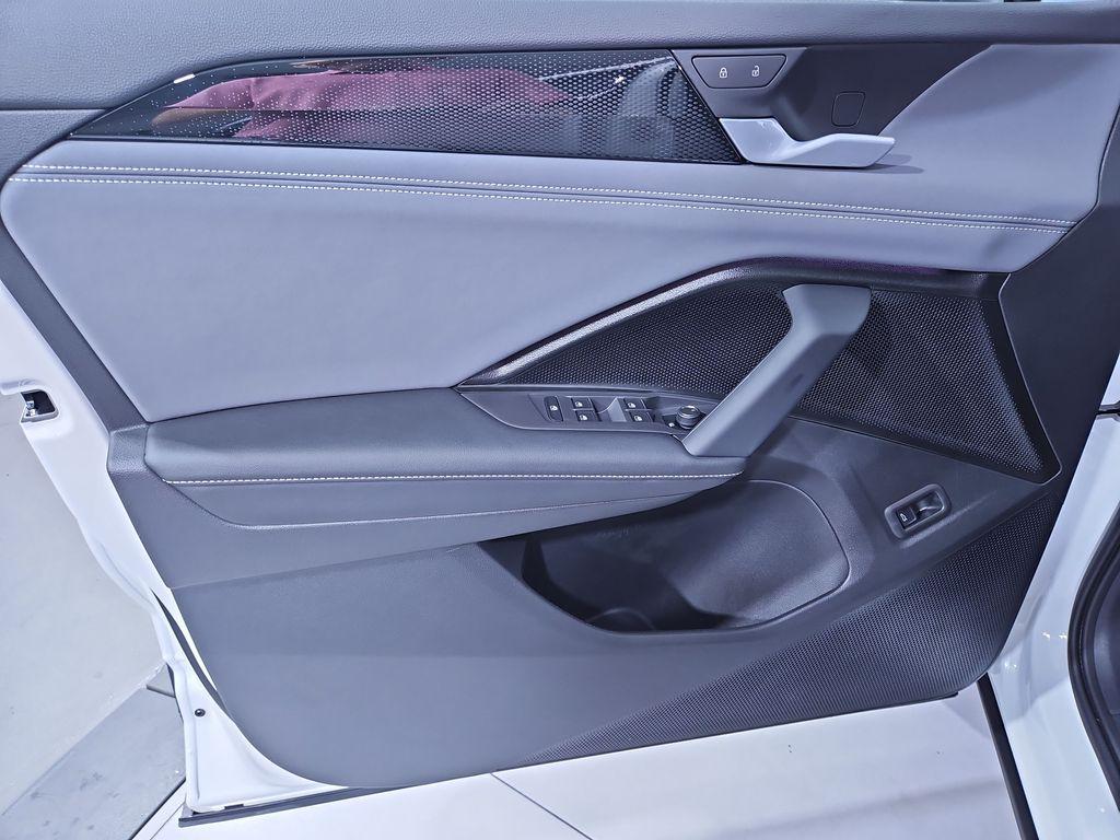 new 2025 Volkswagen Tiguan car, priced at $35,111