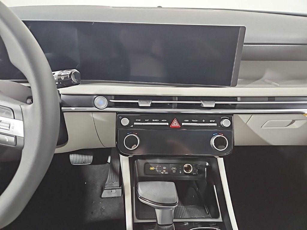 new 2025 Hyundai Tucson car, priced at $31,179