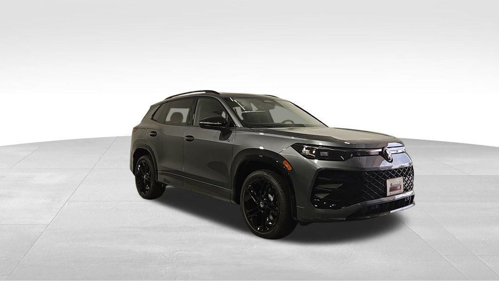 new 2025 Volkswagen Tiguan car, priced at $37,395