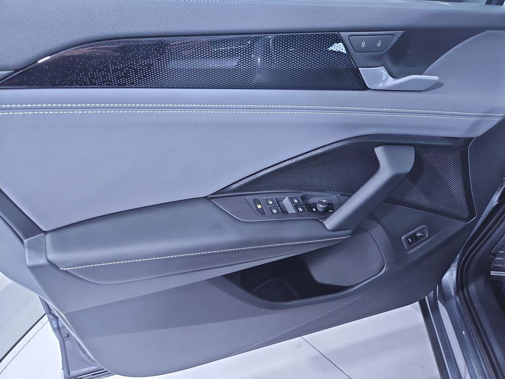 new 2025 Volkswagen Tiguan car, priced at $37,395