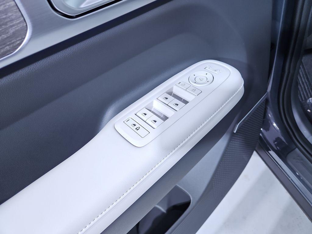 new 2025 Hyundai Santa Fe car, priced at $42,192