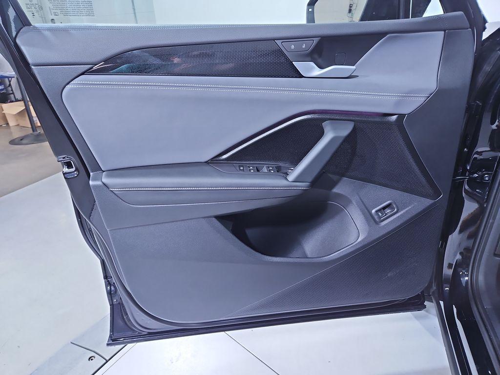 new 2025 Volkswagen Tiguan car, priced at $37,372