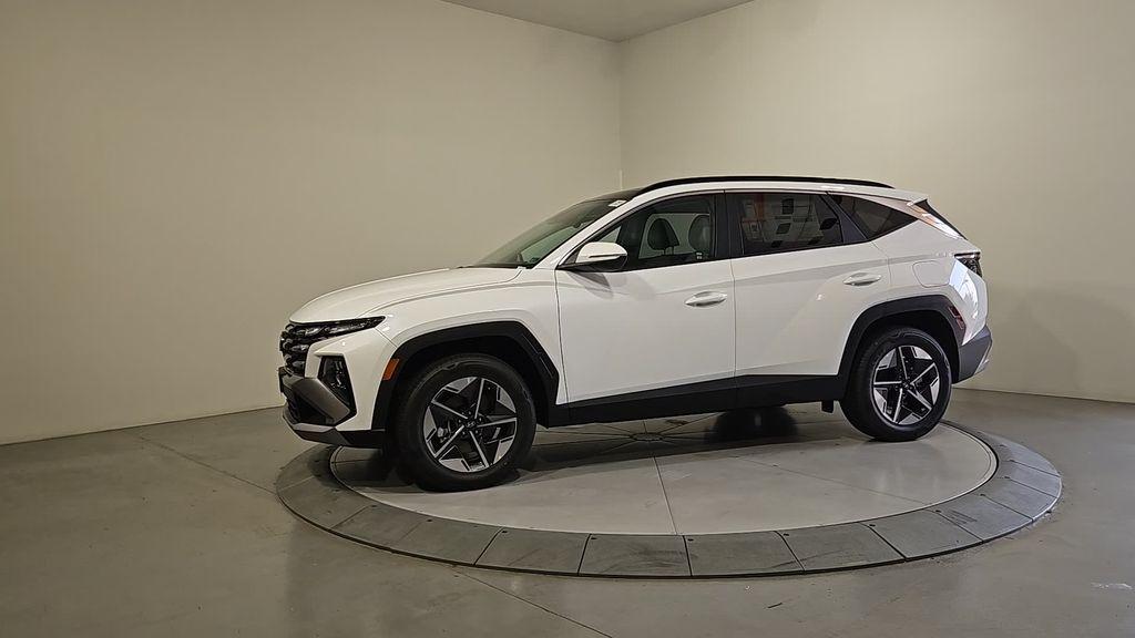 new 2025 Hyundai TUCSON Hybrid car, priced at $35,930