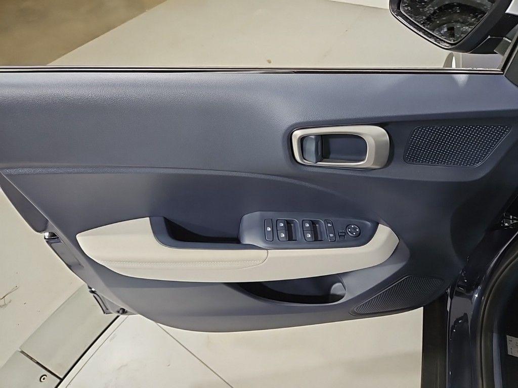 new 2025 Hyundai Venue car, priced at $24,162