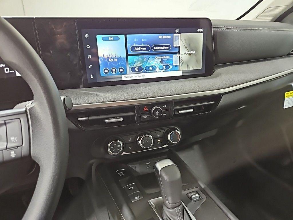 new 2025 Nissan Kicks car, priced at $28,265