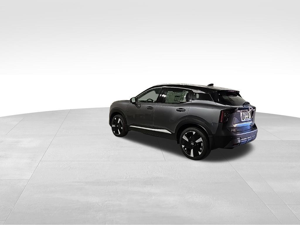 new 2025 Nissan Kicks car, priced at $28,008