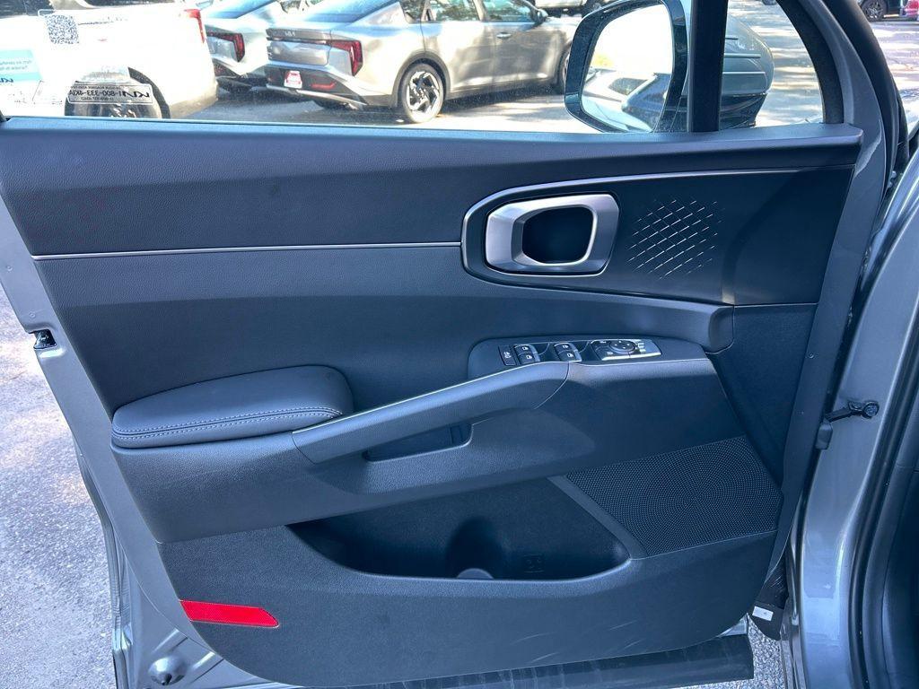 used 2023 Kia Sorento Hybrid car, priced at $34,641