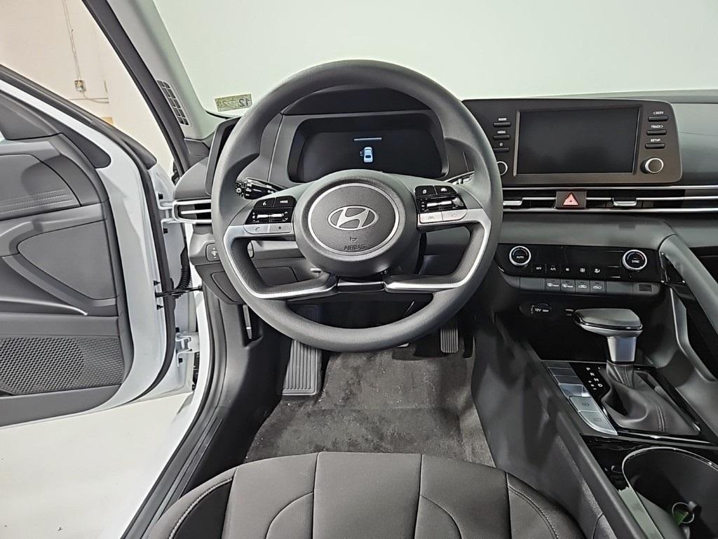 new 2025 Hyundai Elantra HEV car, priced at $26,035