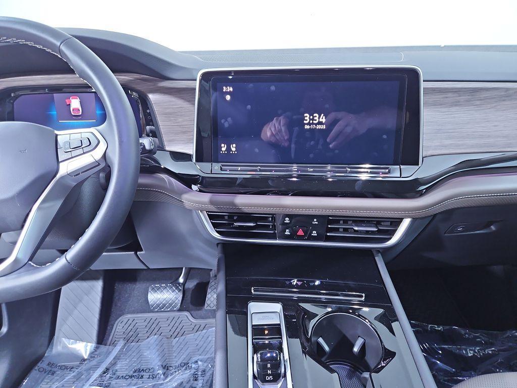 new 2025 Volkswagen Atlas car, priced at $46,270