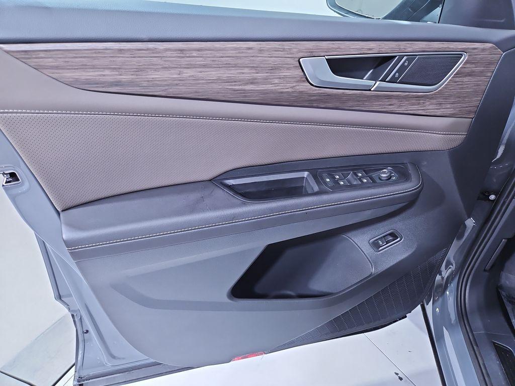 new 2025 Volkswagen Atlas car, priced at $46,270