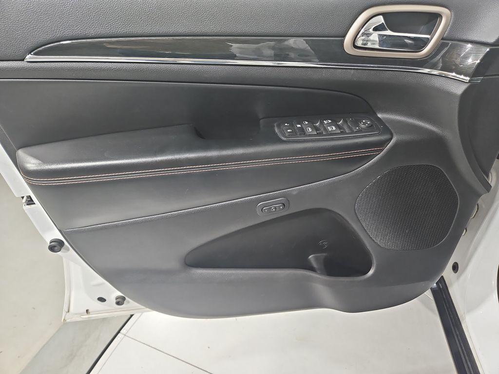 used 2016 Jeep Grand Cherokee car, priced at $13,831